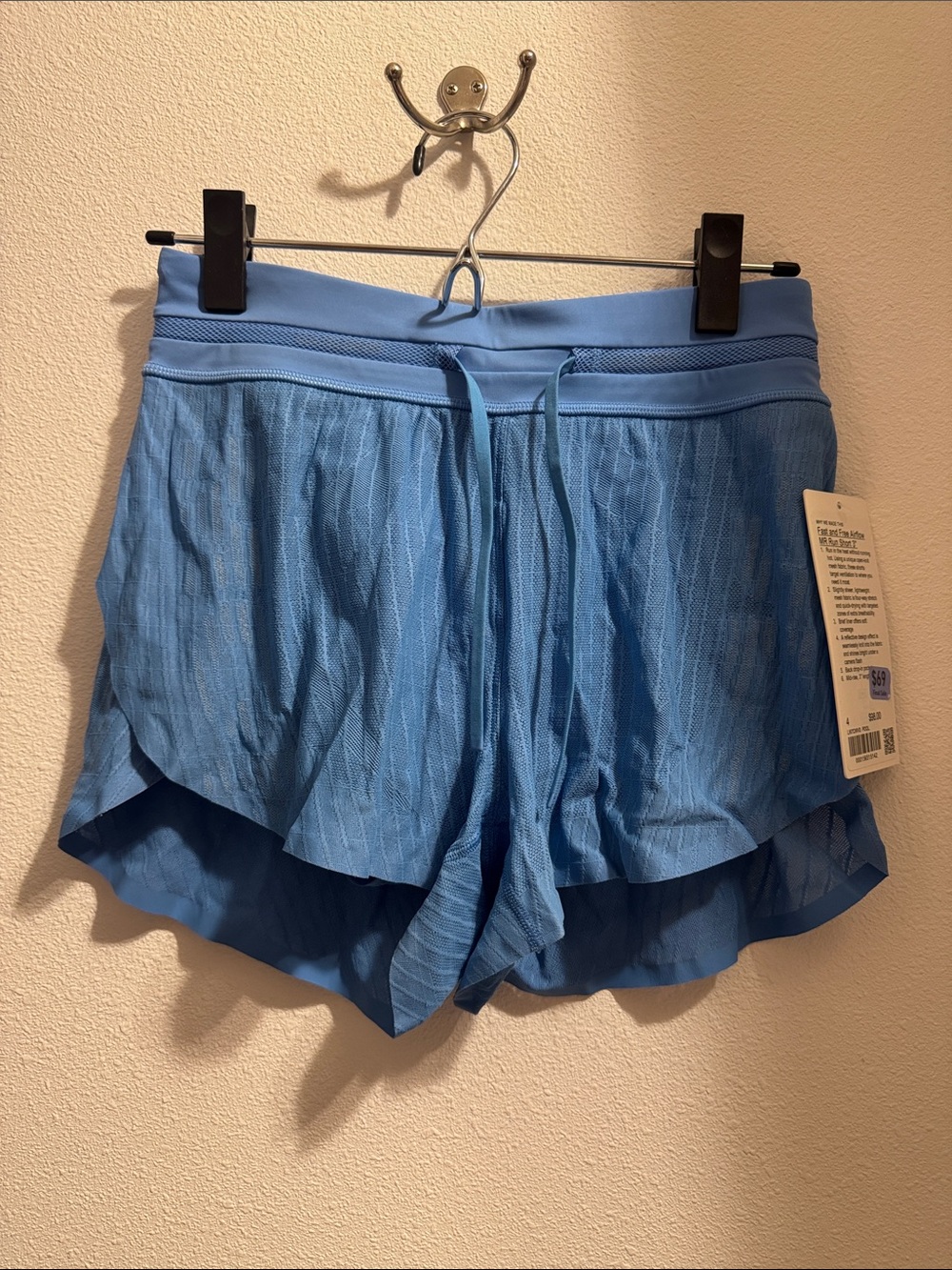 Lululemon Fast and Free Airflow MR Run Short 3” NWT SIZE 4 - Picture 3 of 6